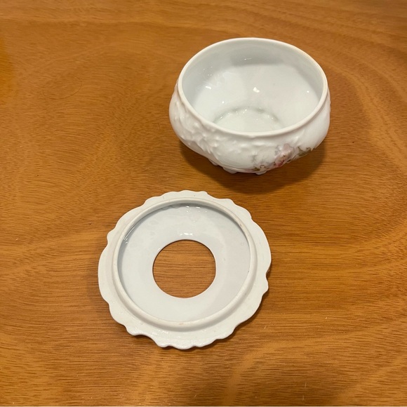 Antique Vintage Hand-Painted Floral Porcelain Hair Receiver - Picture 4 of 8